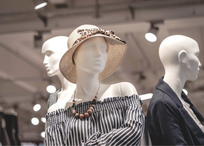 Mannequins at the mall - How to Quit Fast Fashion