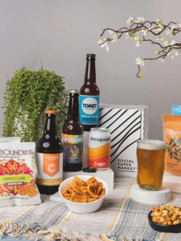 Drinks and food in a Sustainable Gift Box