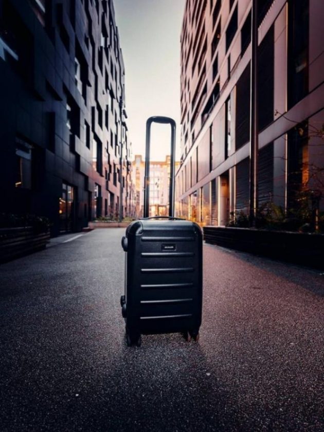 Eco-friendly black suitcase from Solgaard