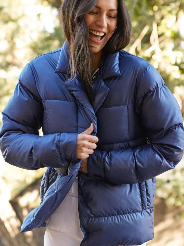 Sustainable dark blue puffer jacket